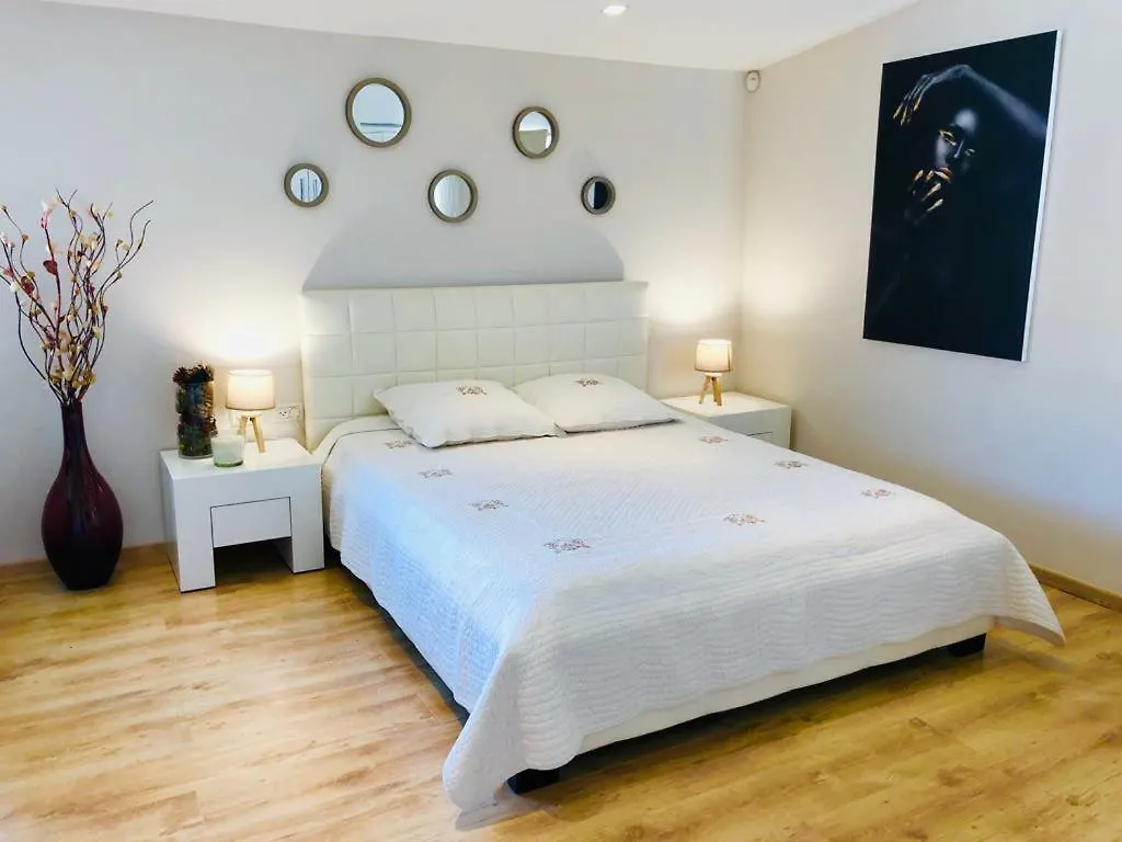 אילת Glamour Luxury Suite Swimming Pool 0*,