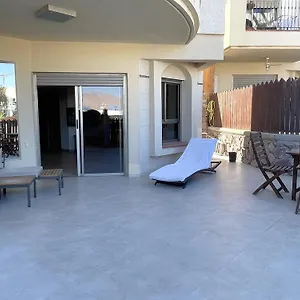 Amdar 2br Garden דירה